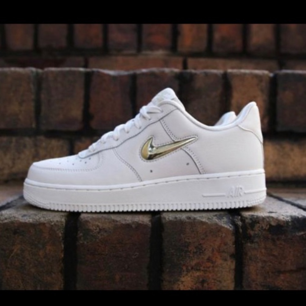 W Nike Air Force 1 Low Jewel Phantom Sneakers